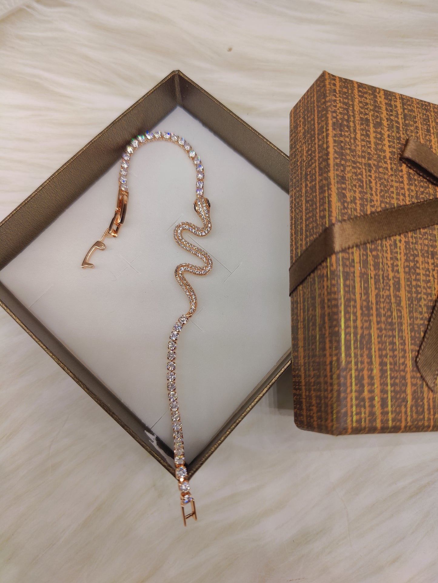 Rosegold Anti Tarnish Snake Style Chain Bracelet