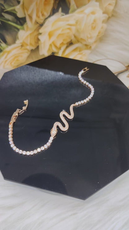 Rosegold Anti Tarnish Snake Style Chain Bracelet
