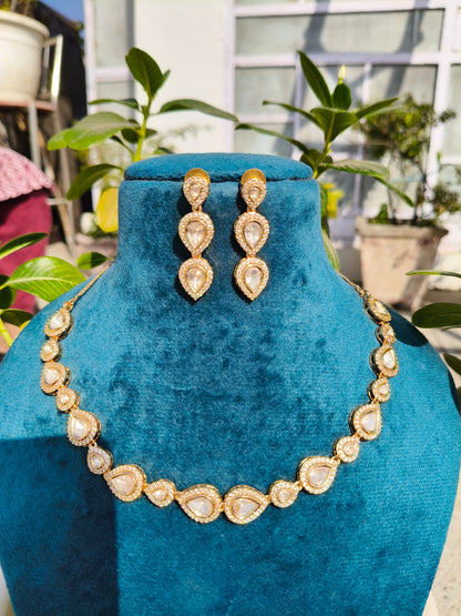 Eva Moissanite single line set