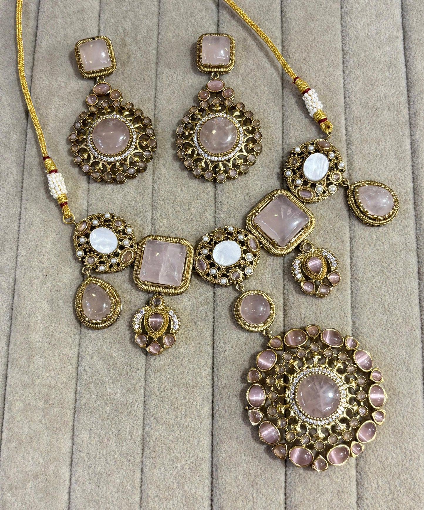 Asiya Doublet stones necklace set