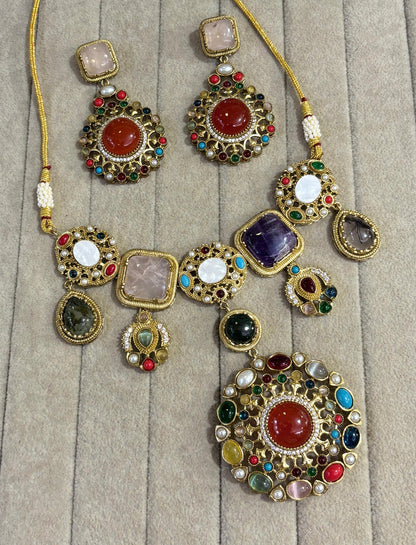 Asiya Doublet stones necklace set